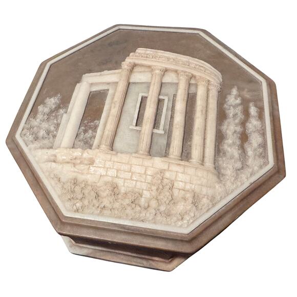 Vintage Onyx Octagonal Trinket Box – Temple Relief Design by Design Guild Intl. - Picture 3 of 10